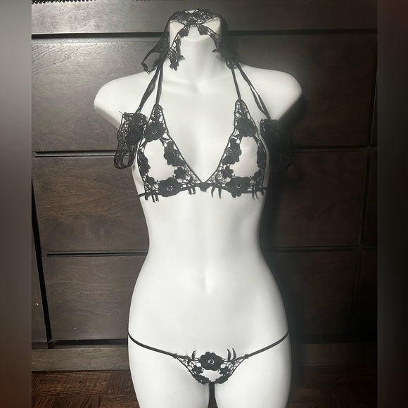 Gothic Style Lingerie Set - Picture 2 of 6